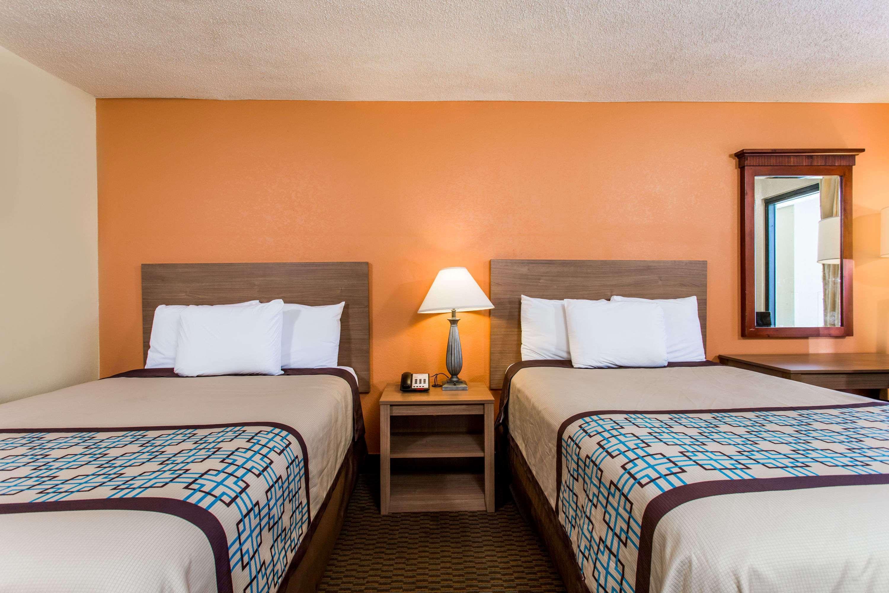 Days Inn By Wyndham Norfolk Airport Exterior photo