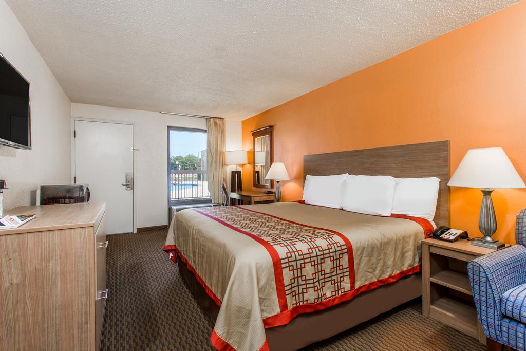 Days Inn By Wyndham Norfolk Airport Exterior photo
